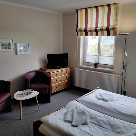 Hotel Am Weinbergschloss Варен Екстериор снимка