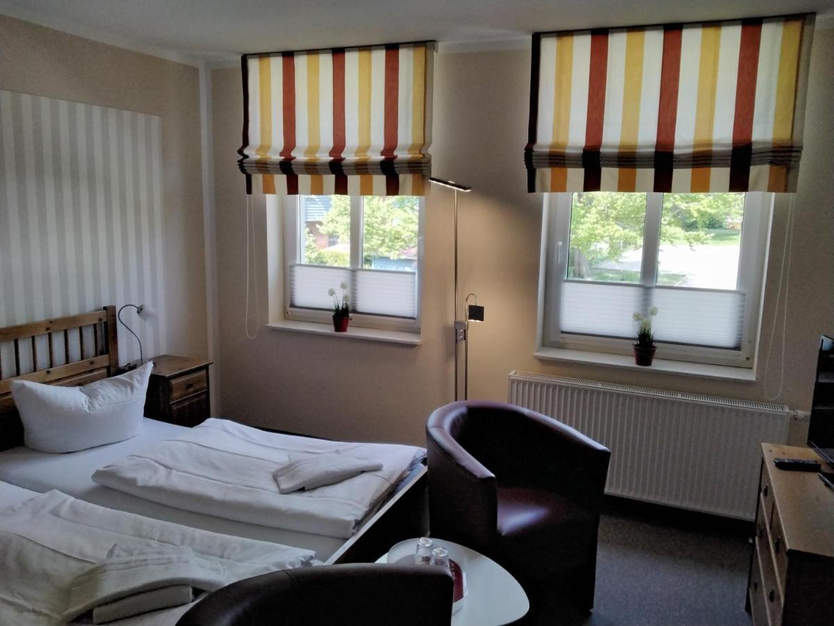 Hotel Am Weinbergschloss Варен Екстериор снимка