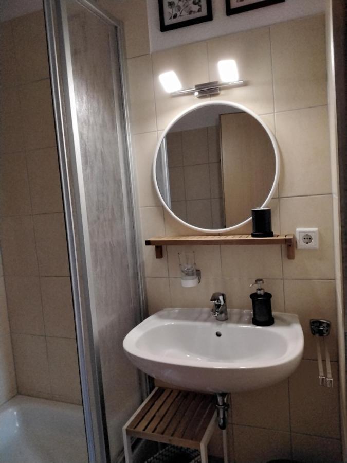 Hotel Am Weinbergschloss Варен Екстериор снимка