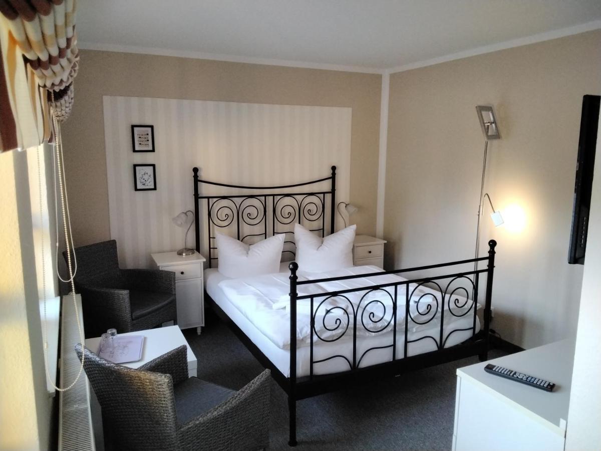 Hotel Am Weinbergschloss Варен Екстериор снимка