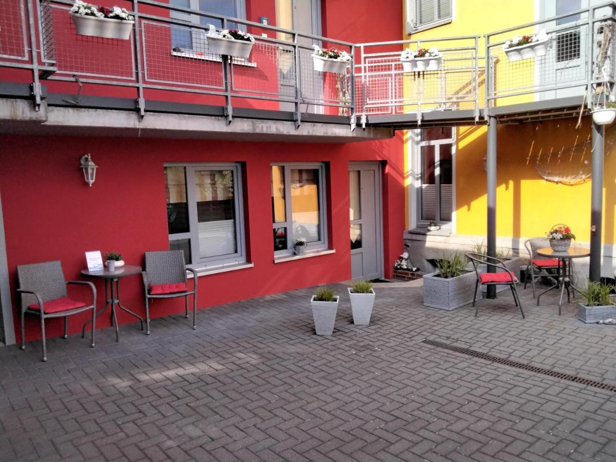 Hotel Am Weinbergschloss Варен Екстериор снимка