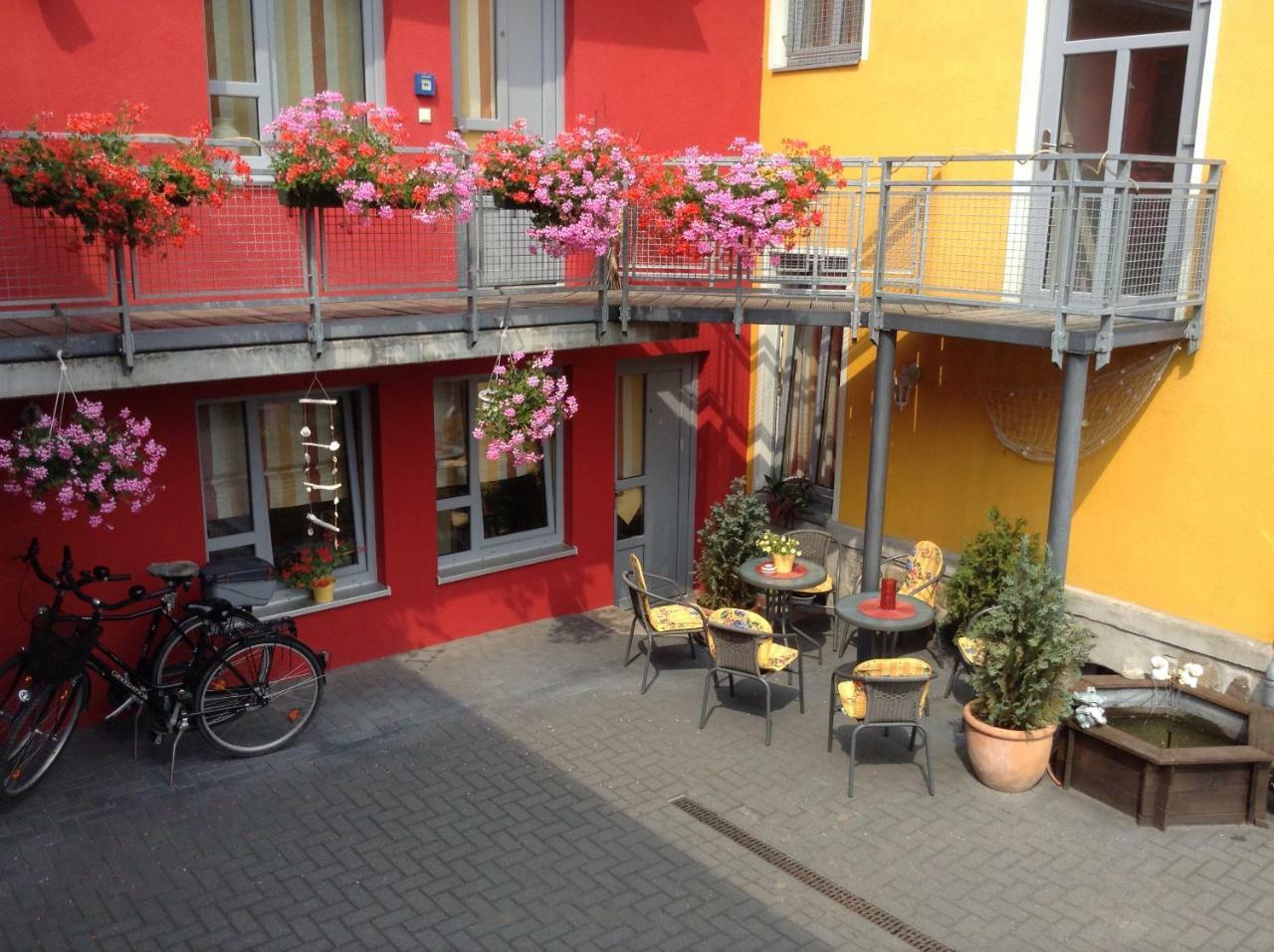 Hotel Am Weinbergschloss Варен Екстериор снимка